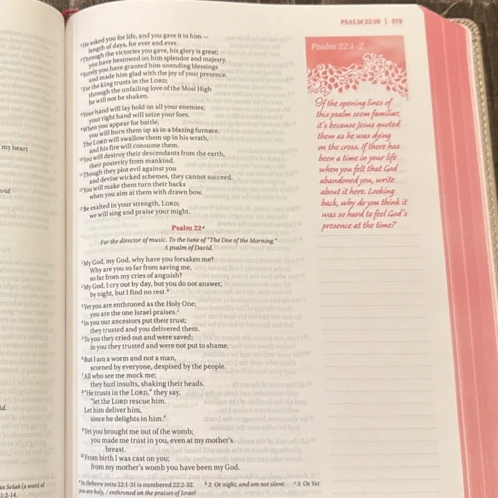 NIV Journal The World‎ Bible For Teen Girls Leatherbound Floral 2017 Zondervan